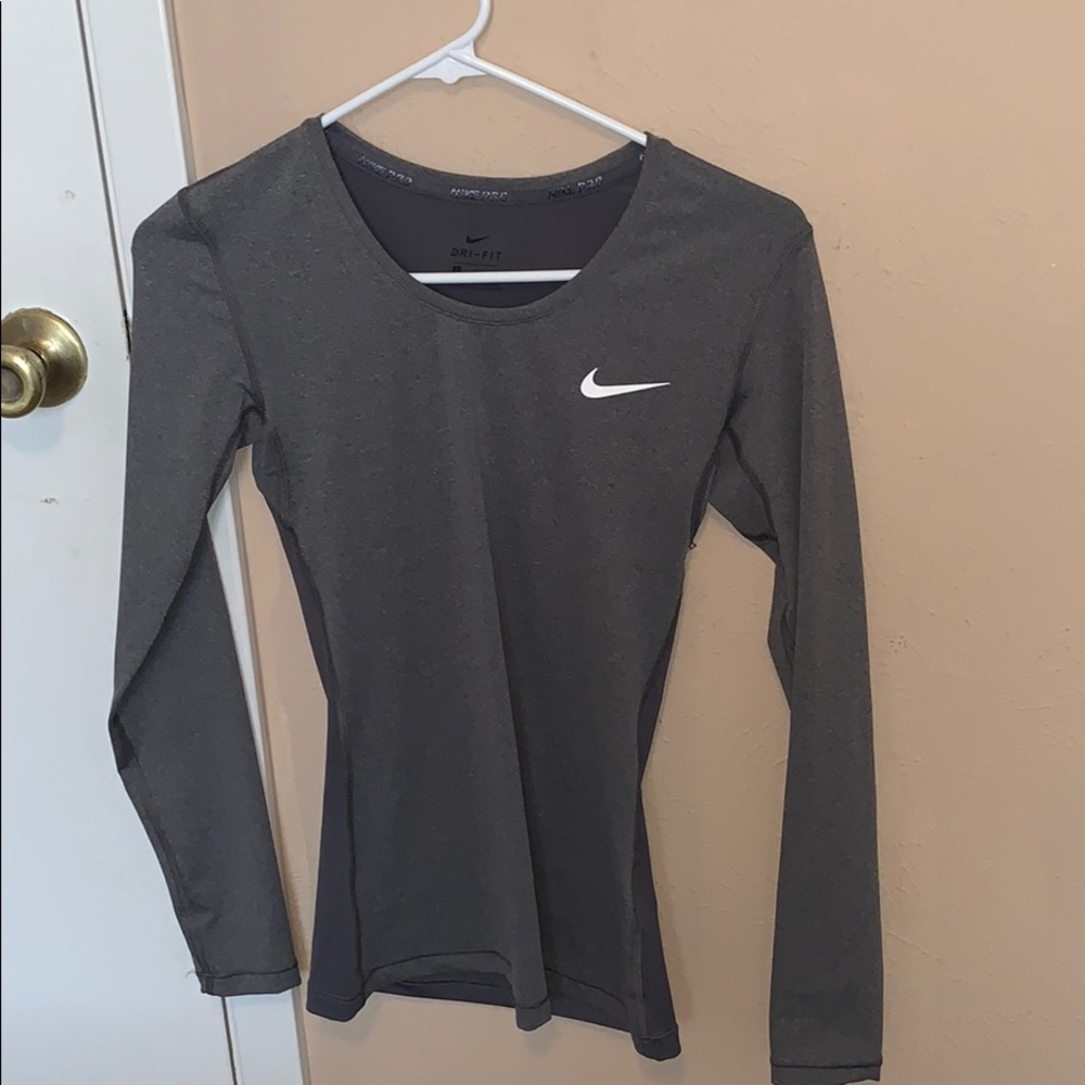 women’s long sleeve shirt